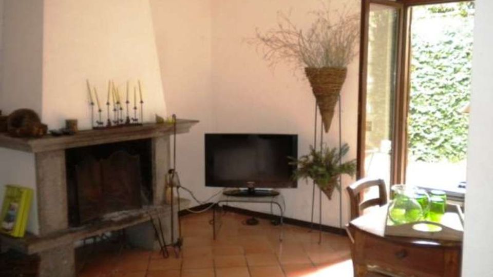 588-c8022e8a0a2583f5a487ad856f2eeff9jpg