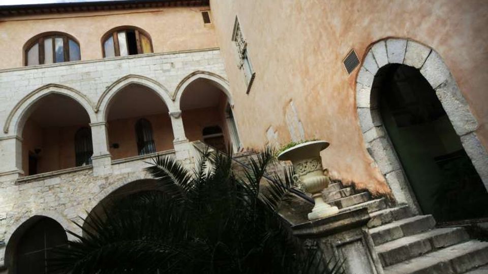 49681-photo-palazzo-caeta-3-jpgjpg