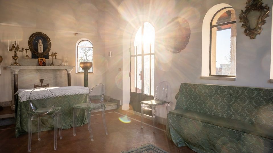 2f851a43-bb20-41cb-9761-0c63f1435912jpeg_93v