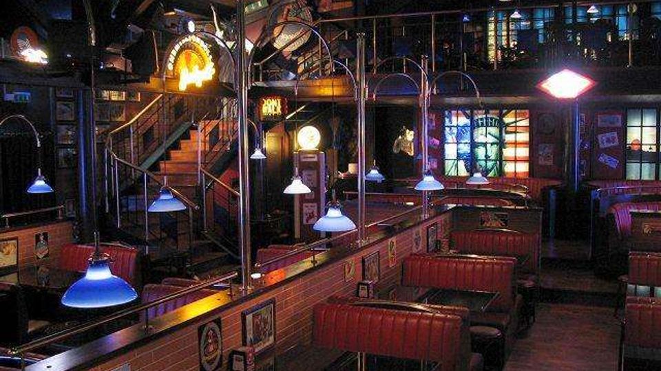 295-b0eb995a106c4379d892a5d9545f67aejpg