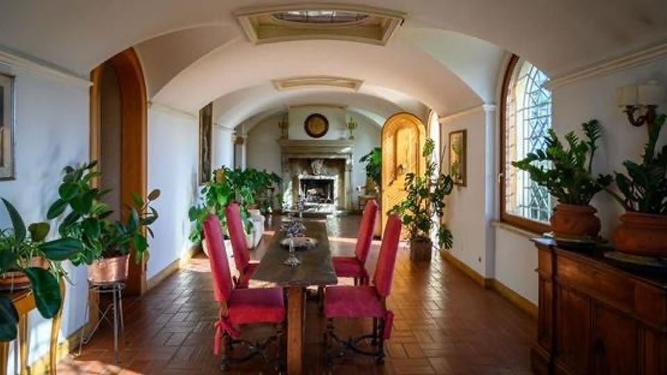 d6420180-1088-47cc-ab8d-6236105bdb5djpeg_by8