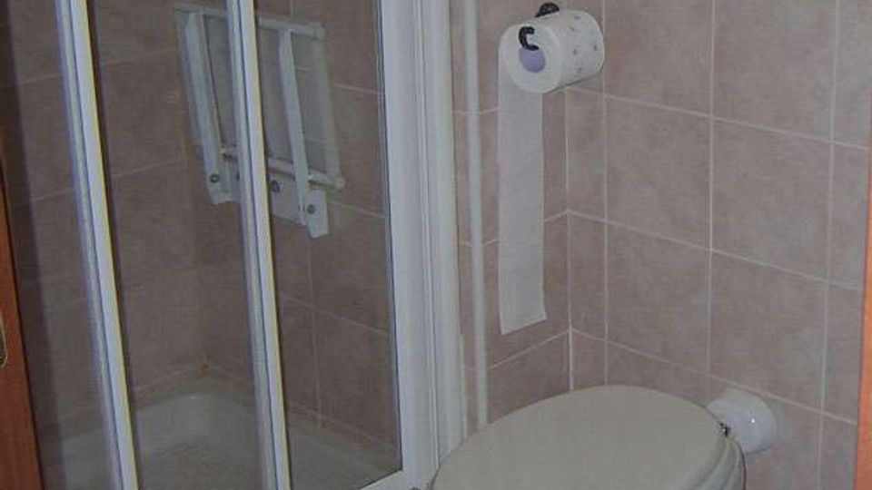 477-de8faf533b54592028495e4a5c6f59adjpg