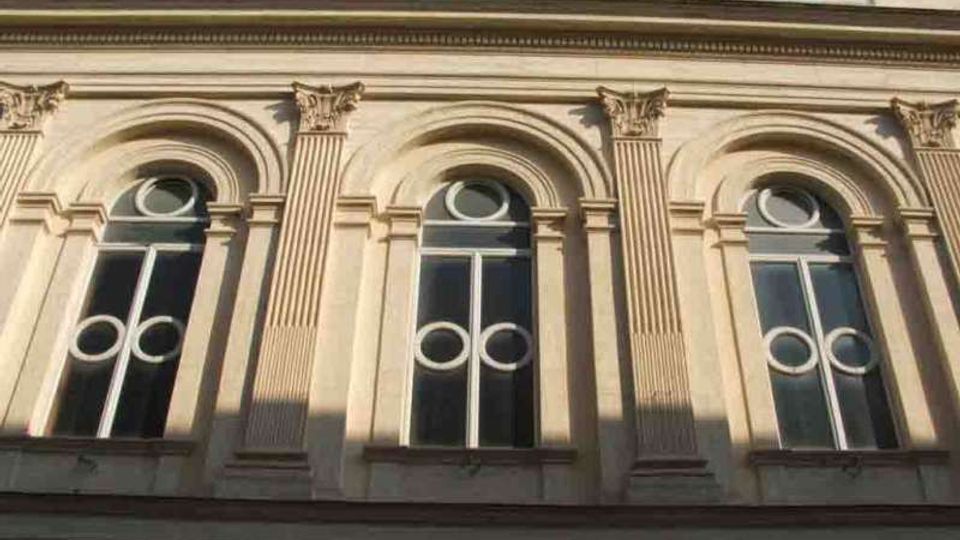 908-ebedc48b2769487f227a5e40693337abjpg