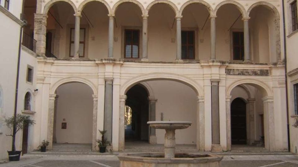 56-43a44c2adb216444e333bdae8665a1f9jpg