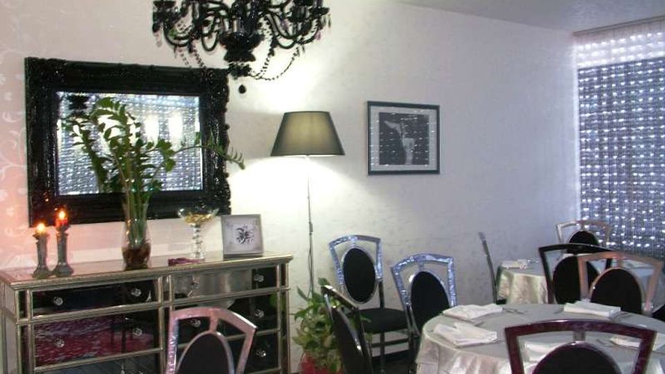 598-5b7b04530a74eb3f0974120c49031a70jpg