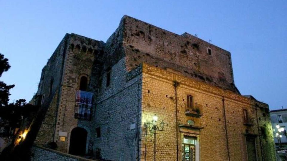 56097-photo-castello-ducale-caracciolo-carafa-2-1024x683-jpgjpg