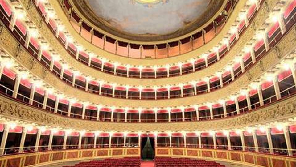 50741-photo-566565-teatro-valle-roma-jpgjpg