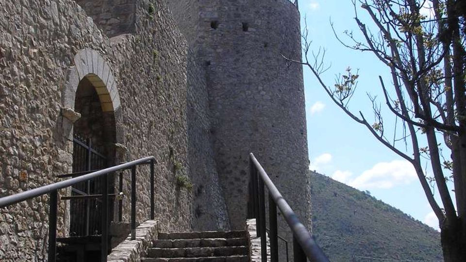 52412-photo-castello-farnese-di-pico-4-jpgjpg