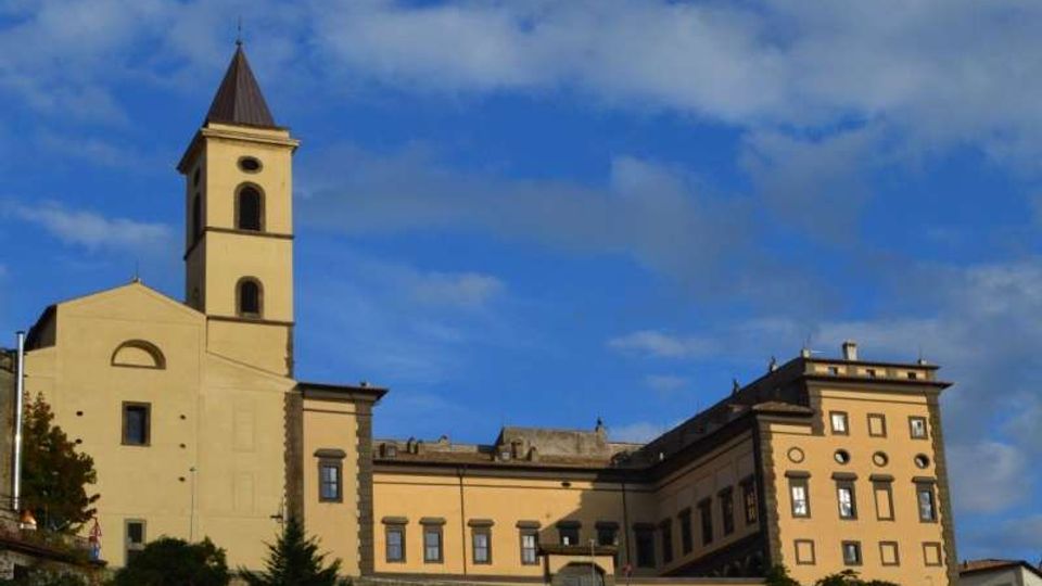 56066-photo-palazzo-colonna-dal-basso-jpgjpg