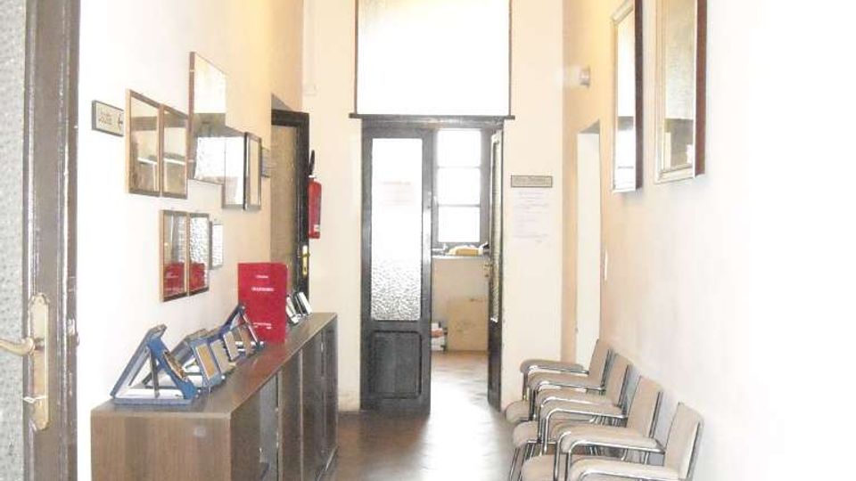 697-5f56558c6a78db2057a19dbd22683c9ajpg