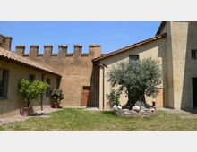 541-0bc407ee57ef427d06cc1af33e211f34jpg