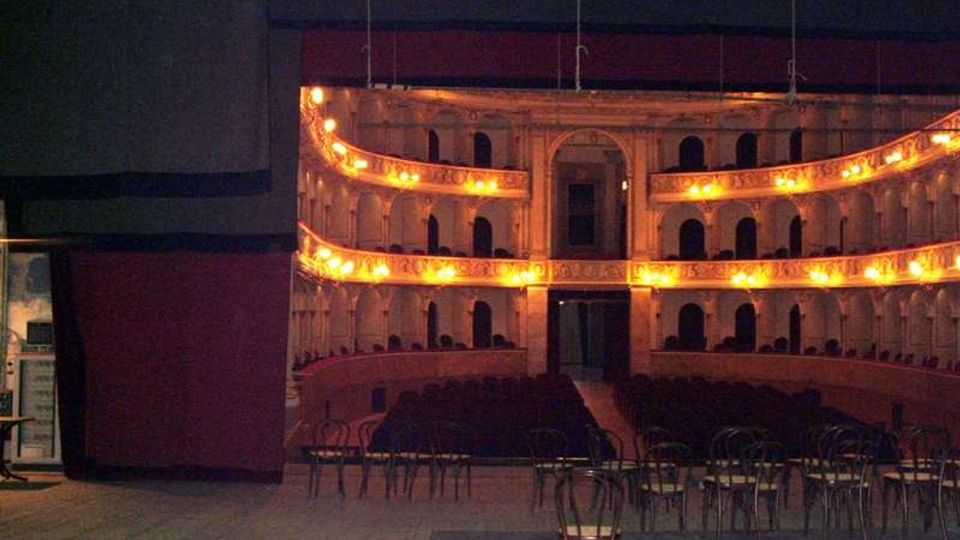 908-6b1c01d3e448ffbd1340a959b43589efjpg