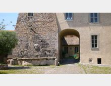 541-be06717ecd01f1007b9d074c083a629ajpg