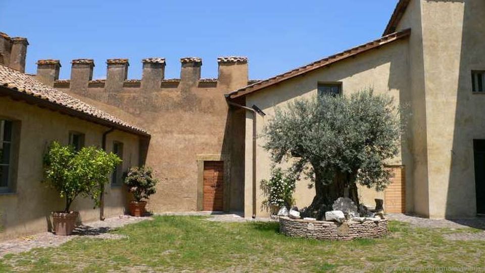 541-0bc407ee57ef427d06cc1af33e211f34jpg