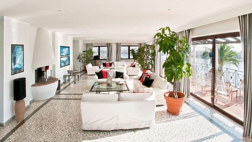 51153-photo-interno-circolo-1-jpgjpg